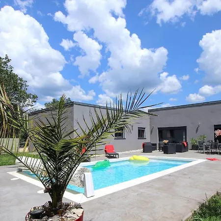In With Outdoor Swimming Pool * Lussas